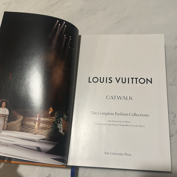 Louis Vuitton Coffee Table Book - Picture 3 of 5